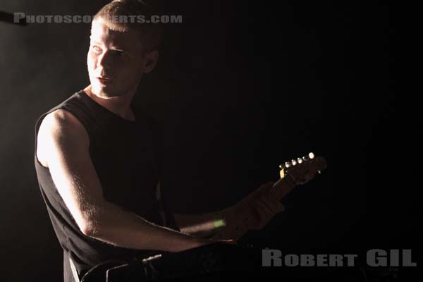 MOHA - 2011-10-03 - PARIS - Point Ephemere - 
